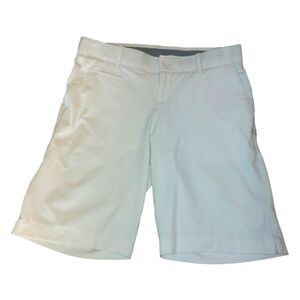Under Armour White Bermuda Shorts Lightweight and Minimalist, Size 4